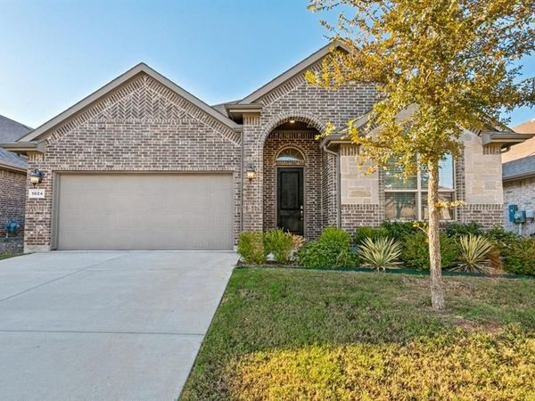 1024 Pitch Pine Street , Hickory Creek, TX 75065
