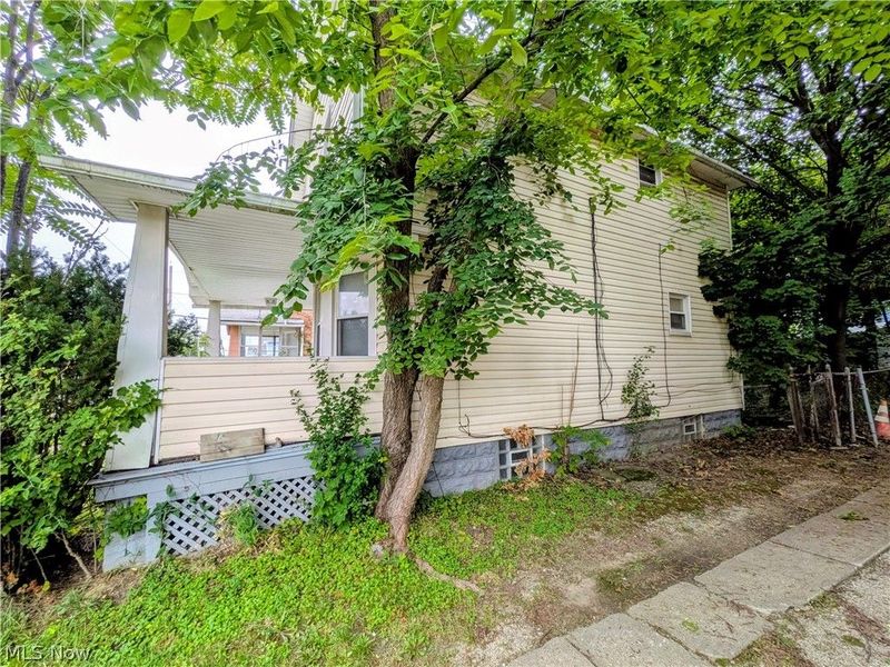 3659 E 104th Street, Cleveland, OH 44105 Photo 2