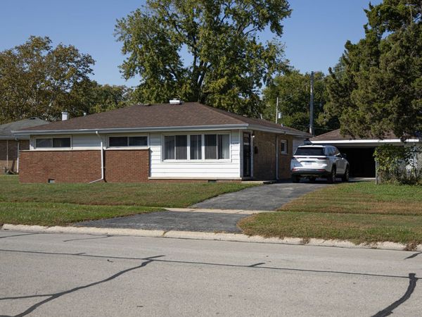 16228 Richmond Avenue , Markham, IL 60428