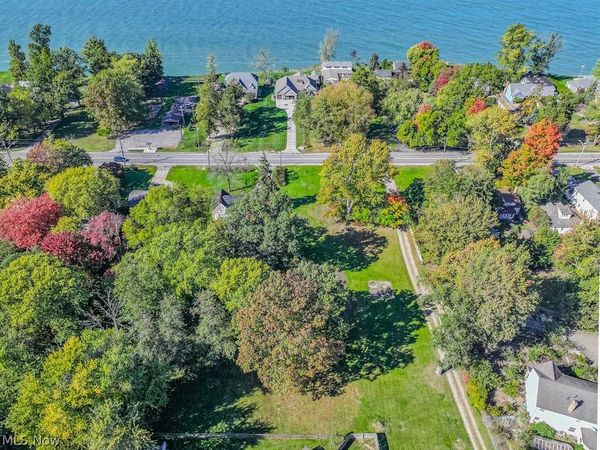 37670 Lake Shore Boulevard, Eastlake, OH 44095