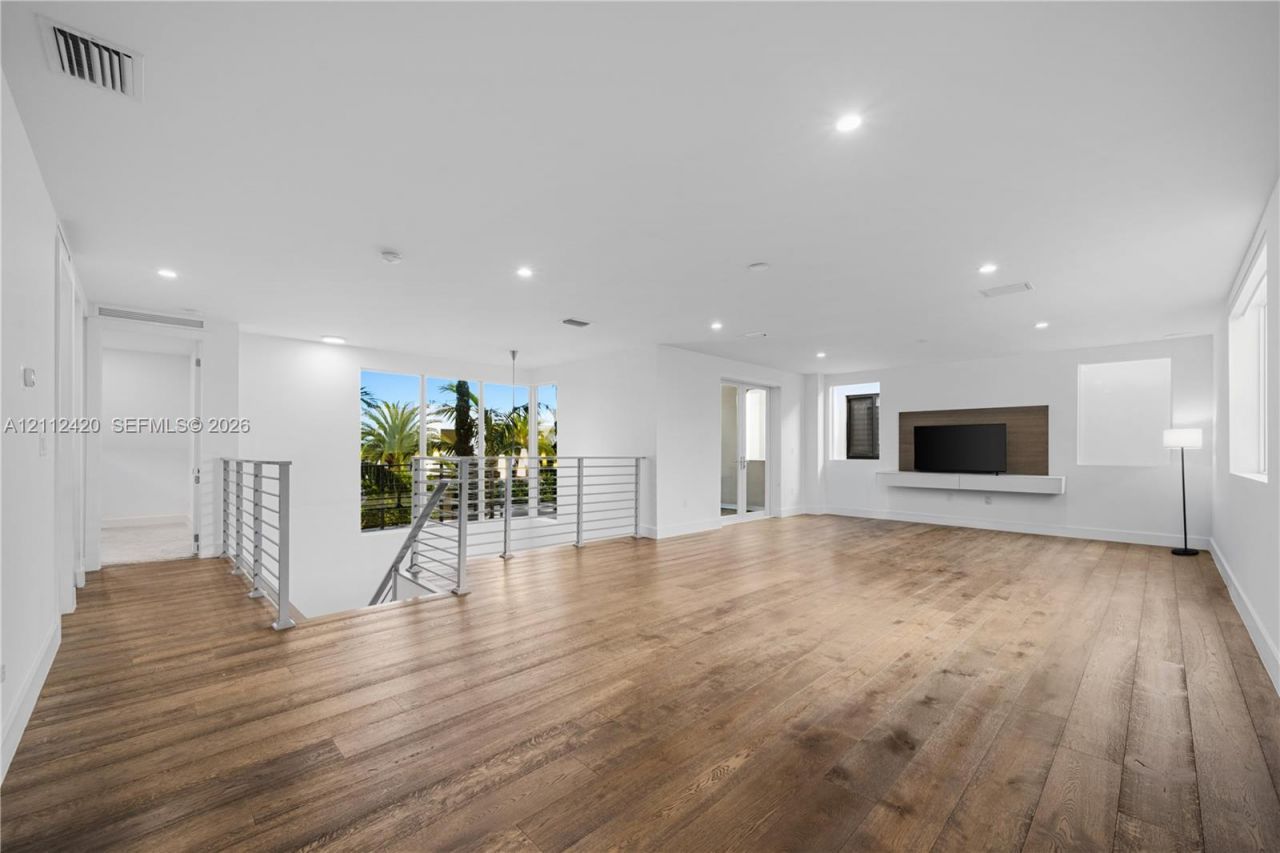 10054 NW 76th Ter, Doral, FL 33178 Photo