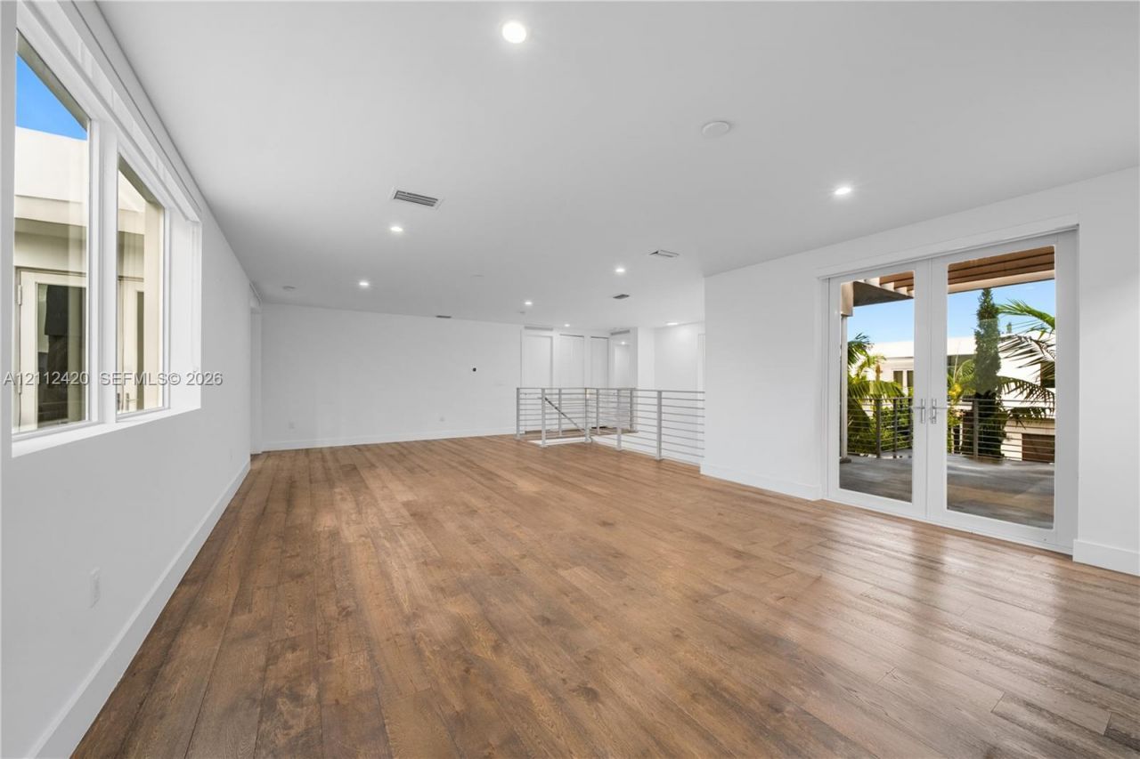 10054 NW 76th Ter, Doral, FL 33178 Photo