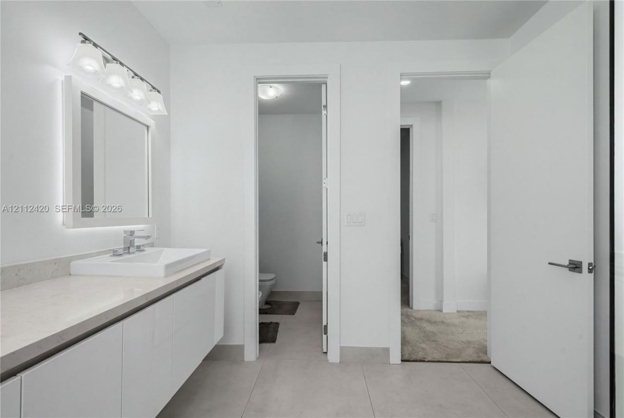 10054 NW 76th Ter, Doral, FL 33178 Photo