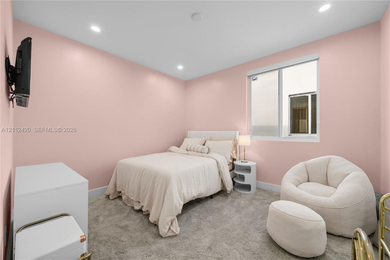 10054 NW 76th Ter, Doral, FL 33178 Photo