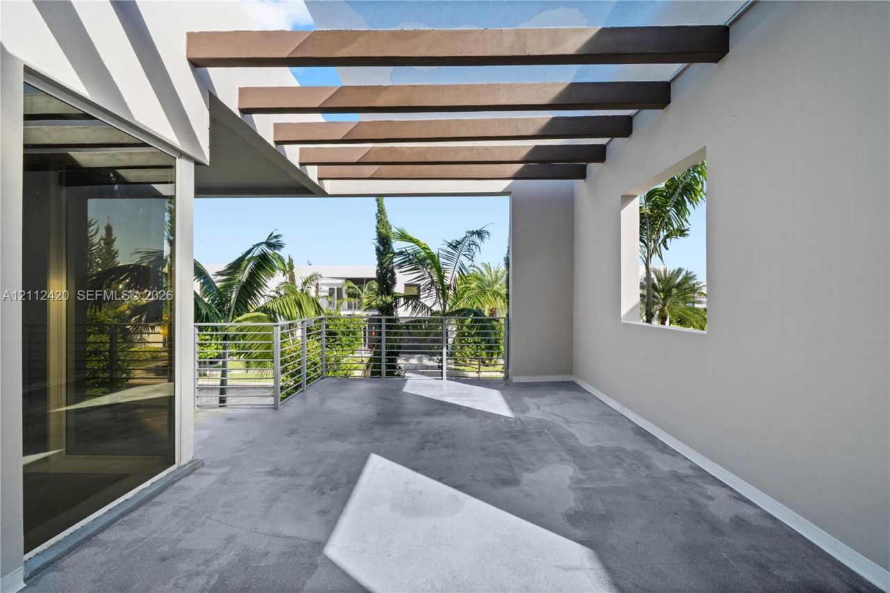 10054 NW 76th Ter, Doral, FL 33178 Photo