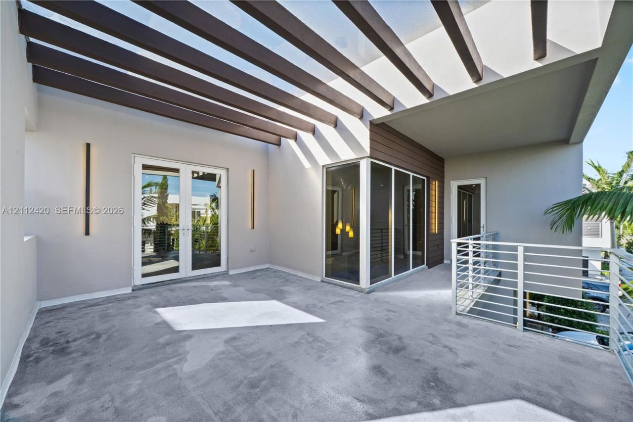 10054 NW 76th Ter, Doral, FL 33178 Photo
