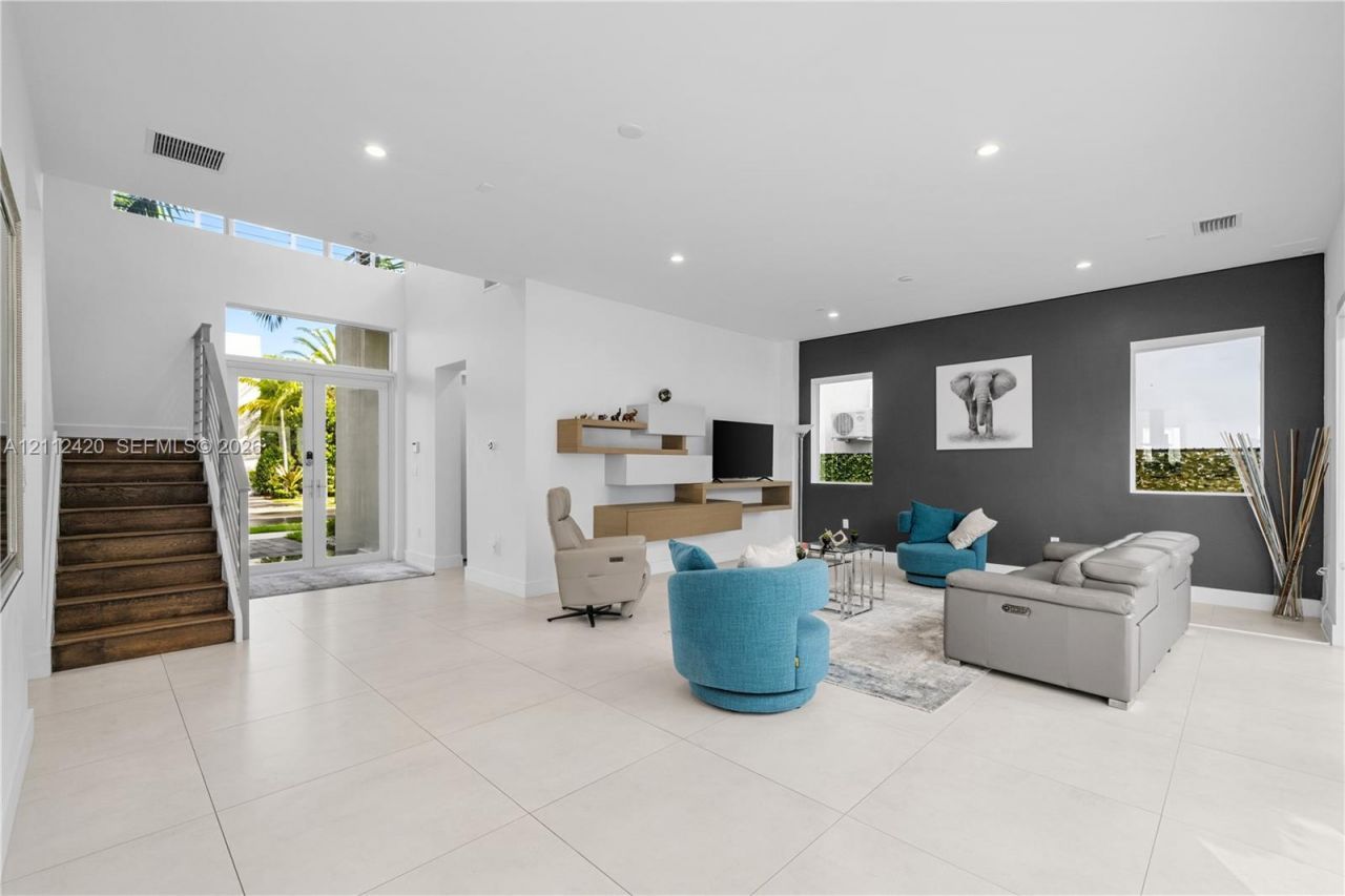 10054 NW 76th Ter, Doral, FL 33178 Photo