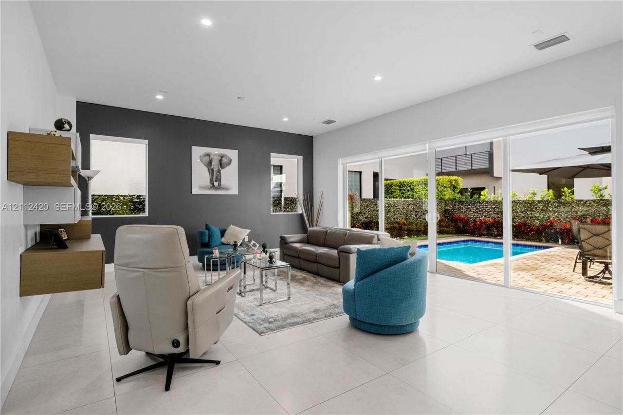 10054 NW 76th Ter, Doral, FL 33178 Photo