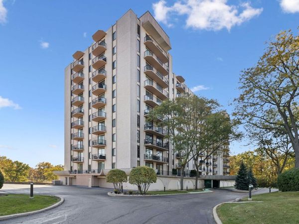 190 S Wood Dale Road, Unit 1105, Wood Dale, IL 60191