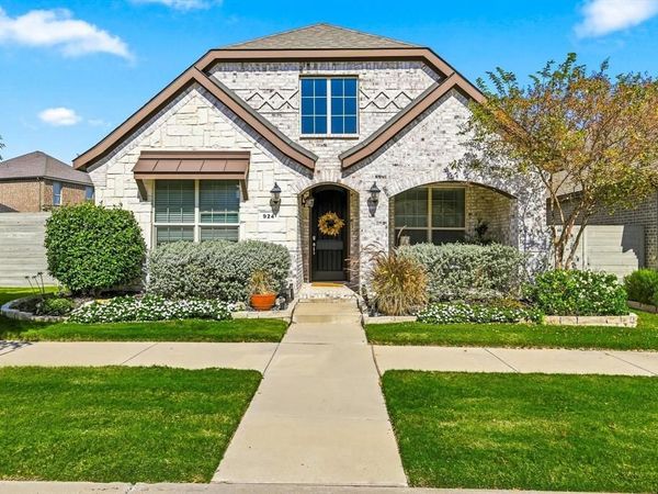 924 Plaza Lane , Argyle, TX 76226