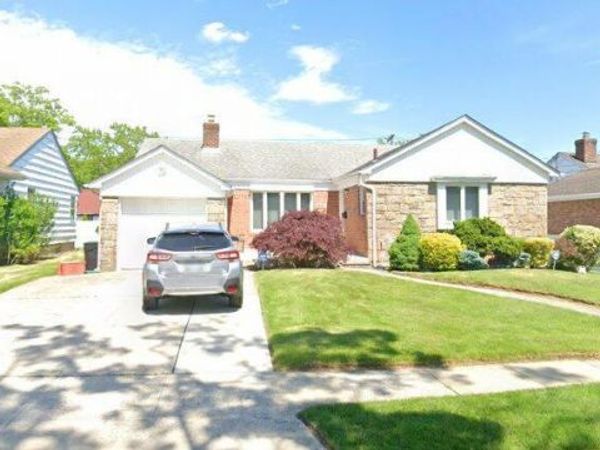 1662 Sherbourne Road , Valley Stream, NY 11580