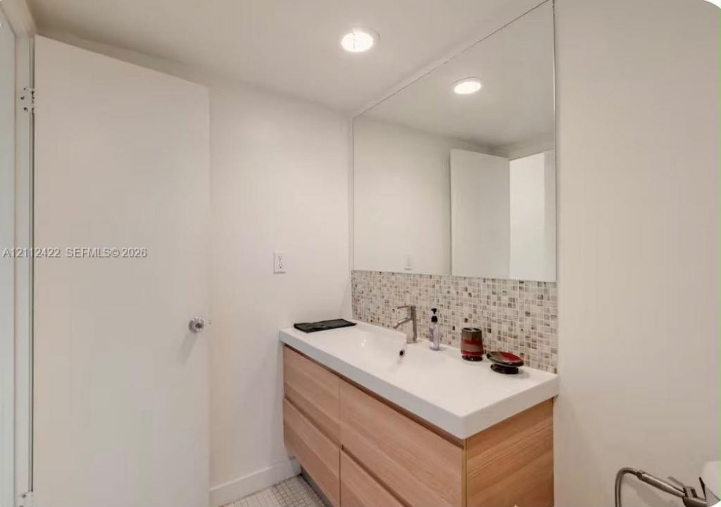 19370 Collins Ave , Unit 220, Sunny Isles Beach, FL 33160 Photo