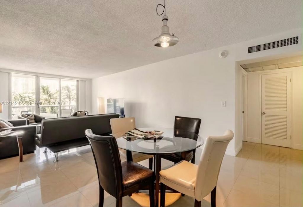 19370 Collins Ave , Unit 220, Sunny Isles Beach, FL 33160 Photo