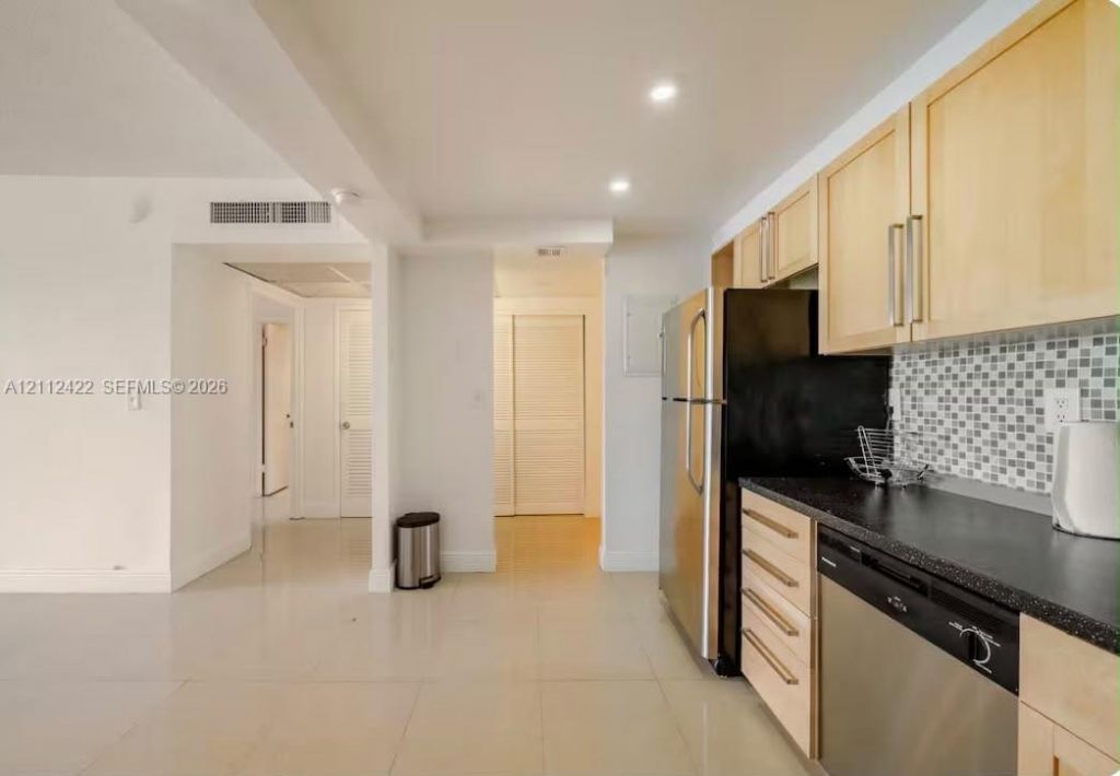 19370 Collins Ave , Unit 220, Sunny Isles Beach, FL 33160 Photo