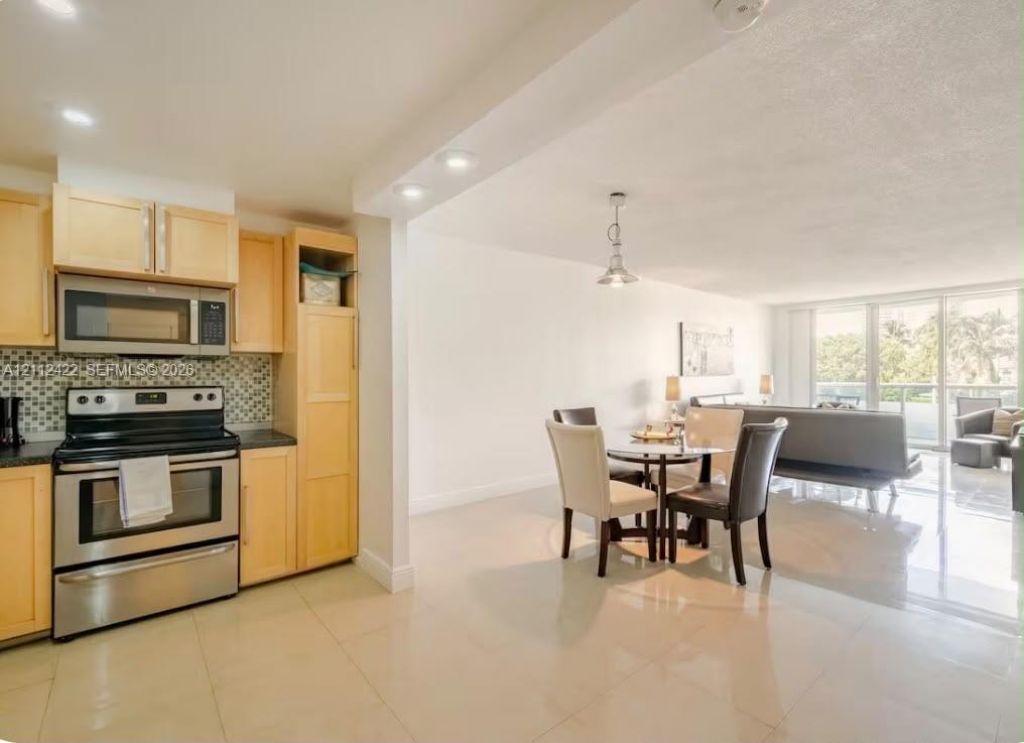 19370 Collins Ave , Unit 220, Sunny Isles Beach, FL 33160 Photo