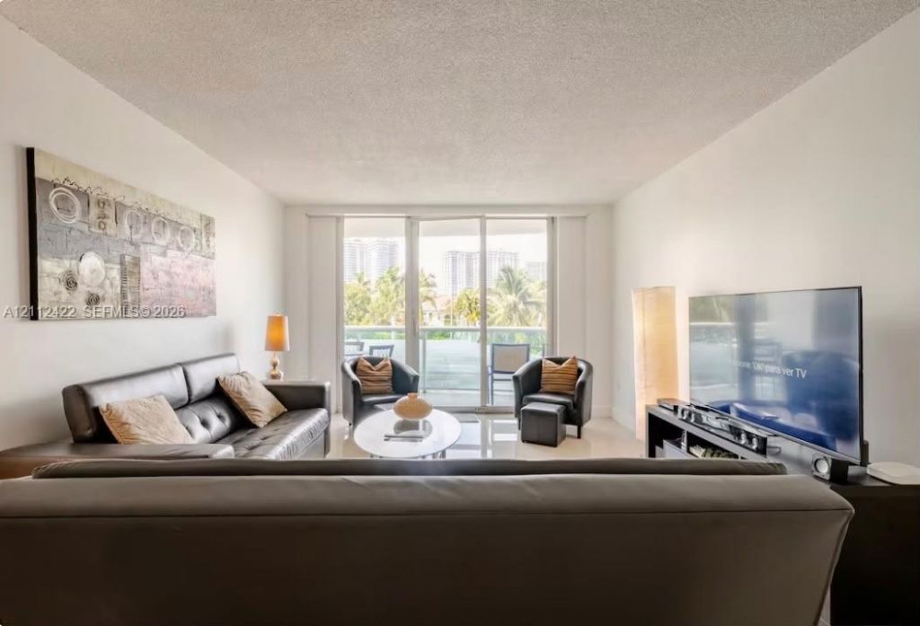 19370 Collins Ave , Unit 220, Sunny Isles Beach, FL 33160 Photo