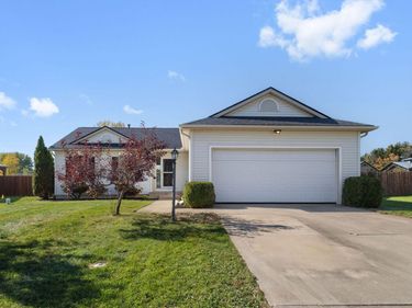 69682 Fox Crossing, Edwardsburg, MI 49112