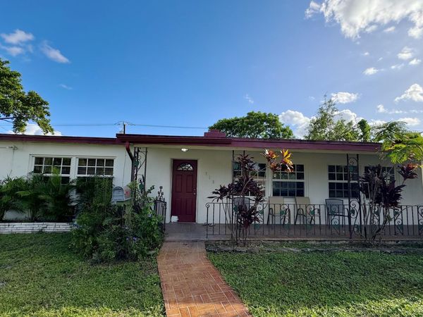 213 SW 3RD Place, Dania Beach, FL 33004