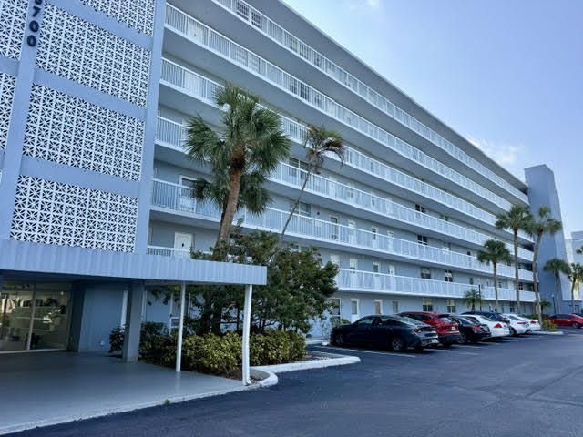 5700 NW 2nd Avenue N, Unit 608, Boca Raton, FL 33487 Photo