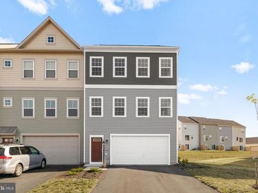 131 JEWEL BOX DRIVE , STEPHENSON, VA 22656