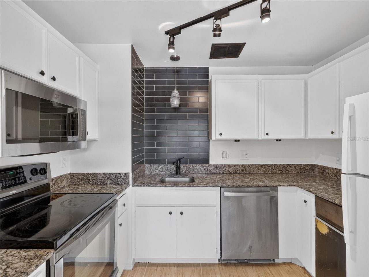 4885 Rilma Avenue, Unit 134, Sarasota, FL 34234 Photo