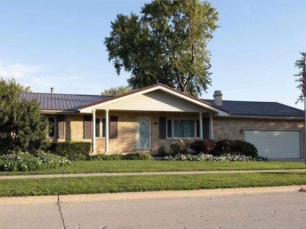 1101 E 8th St, Storm Lake, IA 50588