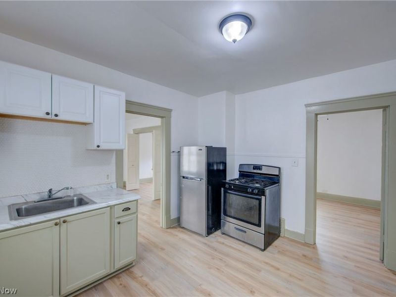 3105 Roanoke Avenue, Cleveland, OH 44109 Photo 18