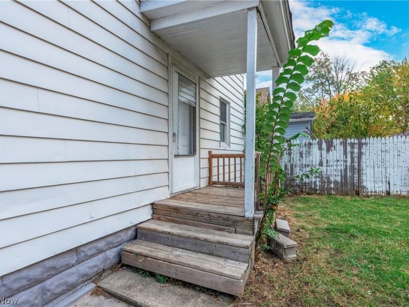 3105 Roanoke Avenue, Cleveland, OH 44109 Photo 5
