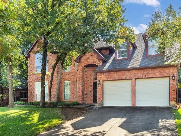 1811 Rolling Ridge Drive , Grapevine, TX 76051