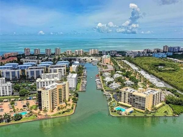 200 Lenell RD, Unit 117, FORT MYERS BEACH, FL 33931