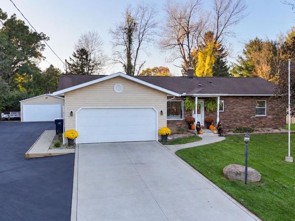 2508 Saint Jude, Jackson, MI 49203