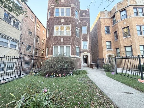 7840 S Jeffery Boulevard, Unit 2, Chicago, IL 60649