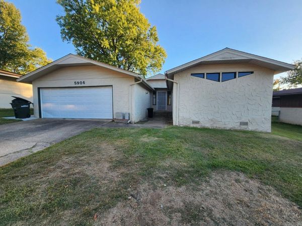 5906 Woodview Drive N, Sherwood, AR 72120