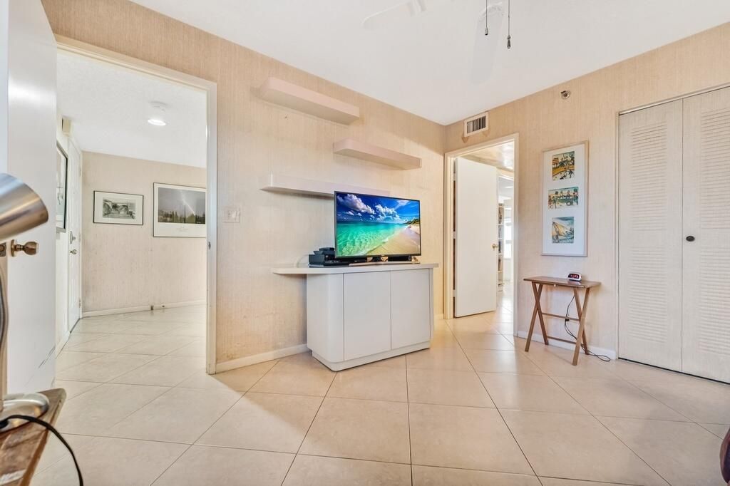 7260 Kinghurst Drive, Unit 502, Delray Beach, FL 33446 Photo