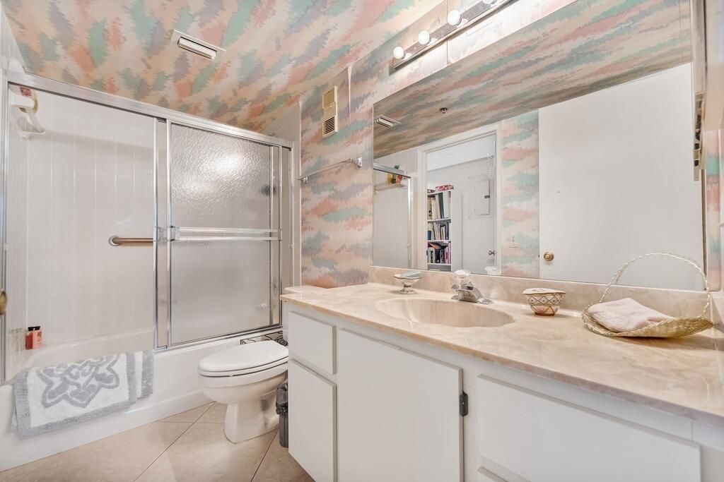 7260 Kinghurst Drive, Unit 502, Delray Beach, FL 33446 Photo
