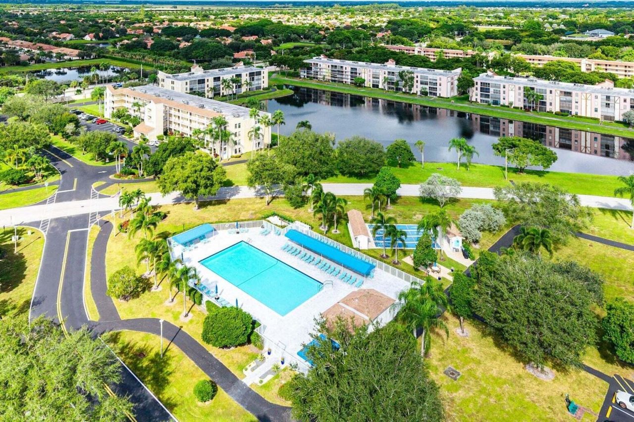 7260 Kinghurst Drive, Unit 502, Delray Beach, FL 33446 Photo