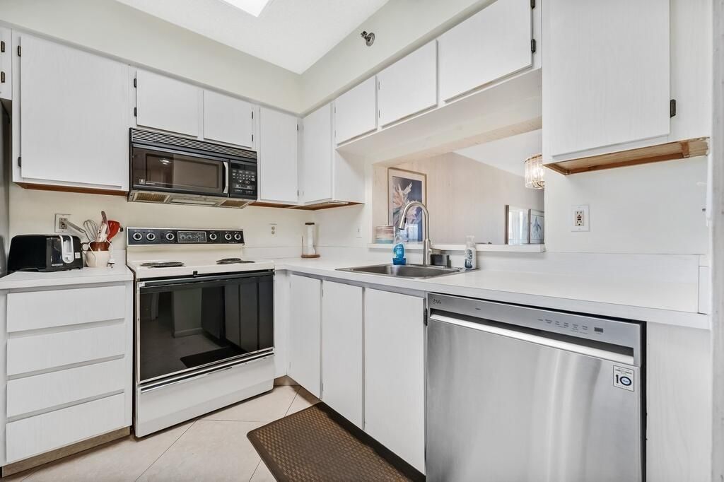 7260 Kinghurst Drive, Unit 502, Delray Beach, FL 33446 Photo
