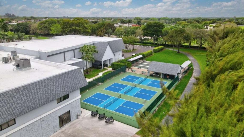 7260 Kinghurst Drive, Unit 502, Delray Beach, FL 33446 Photo