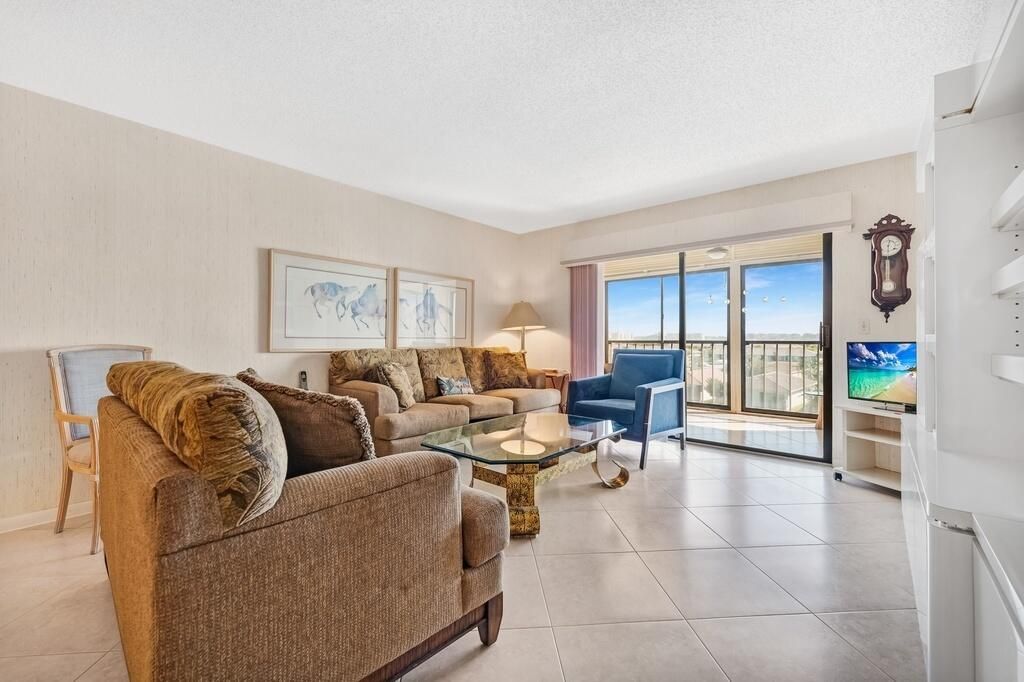 7260 Kinghurst Drive, Unit 502, Delray Beach, FL 33446 Photo