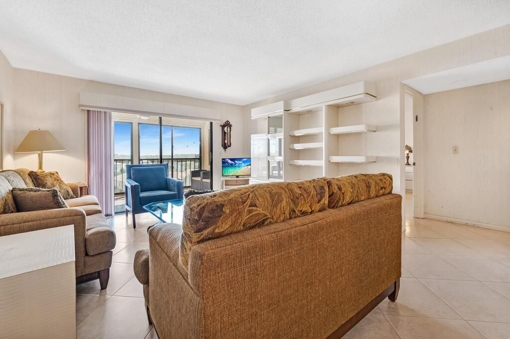 7260 Kinghurst Drive, Unit 502, Delray Beach, FL 33446 Photo