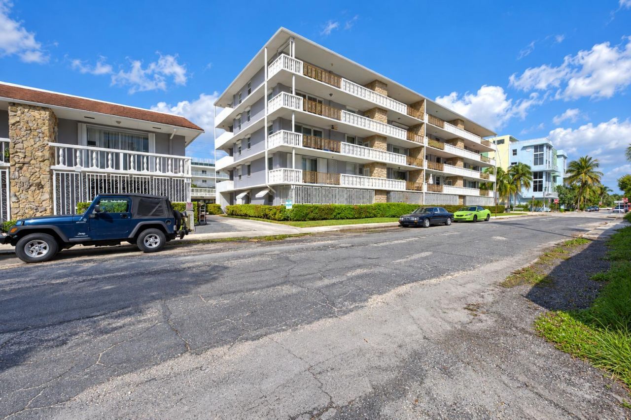1 S Lakeside Drive, Unit C5, Lake Worth, FL 33460 Photo