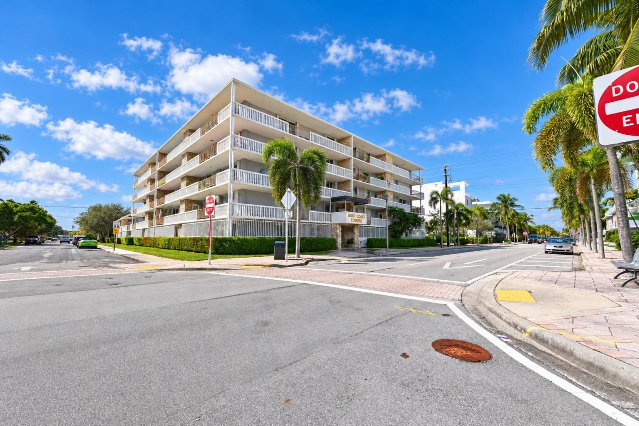 1 S Lakeside Drive, Unit C5, Lake Worth, FL 33460 Photo
