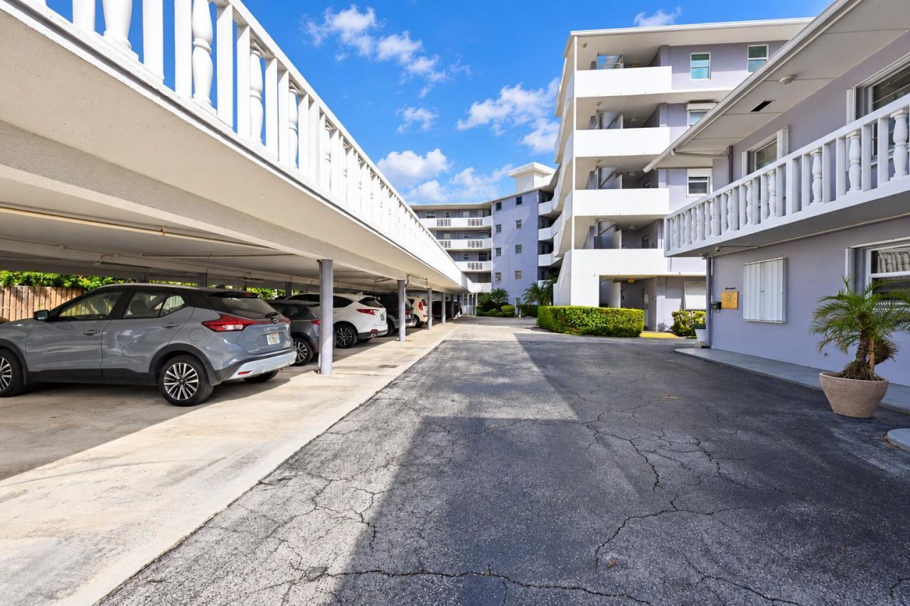 1 S Lakeside Drive, Unit C5, Lake Worth, FL 33460 Photo