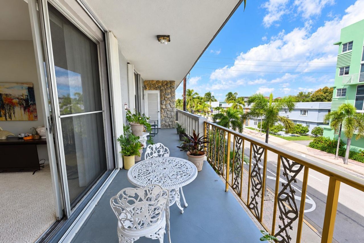 1 S Lakeside Drive, Unit C5, Lake Worth, FL 33460 Photo