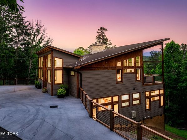 2234 Legend Drive, Sevierville, TN 37876