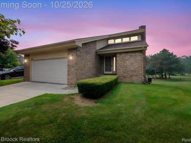 4723 Fairway Court, Waterford Township, Mi 48328