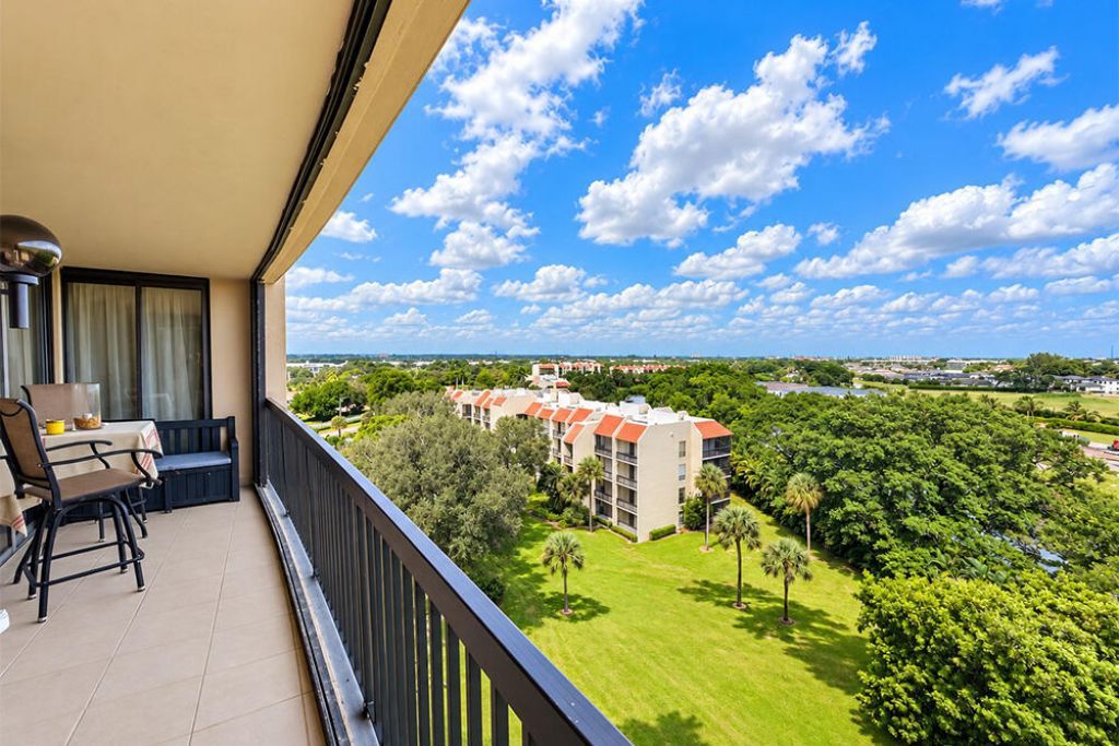 2480 Presidential Way, Unit 802, West Palm Beach, FL 33401 Photo