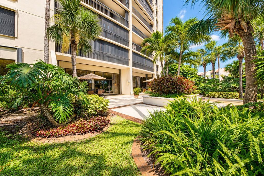 2480 Presidential Way, Unit 802, West Palm Beach, FL 33401 Photo