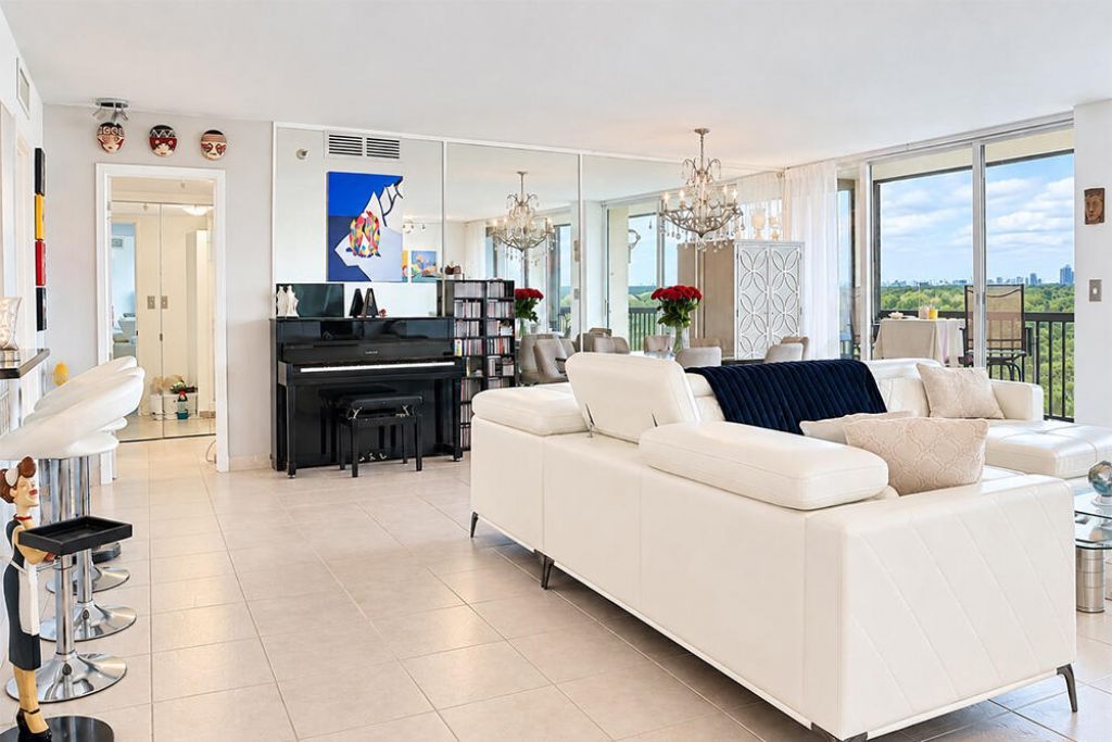 2480 Presidential Way, Unit 802, West Palm Beach, FL 33401 Photo