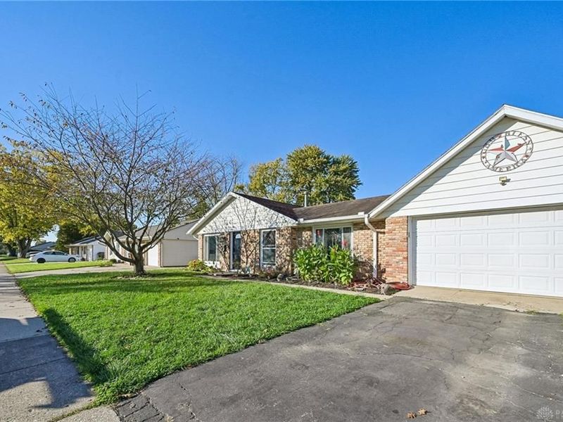 811 Bayberry Drive, New Carlisle, OH 45344 Photo 5